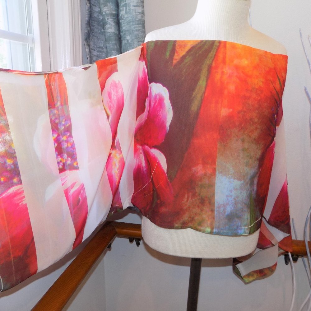 LVLX Floral Sheer Cropped Top Size S/M